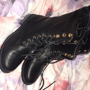 Brand new black boots!